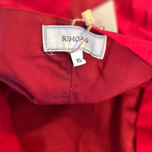 Red Sleeveless Women's Top NWT - Picture 5 of 5